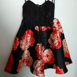 🌿 City triangle two piece dress